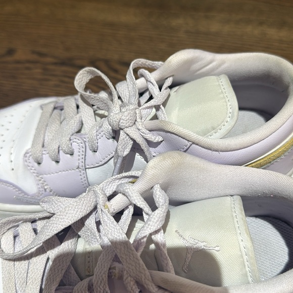 Air Jordan 1 Low Barely Grape Size 9 Nike - Picture 6 of 10